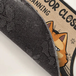 Chats en train de planifier une évasion - Tapis décoratif personnalisé pour la maison - Cadeau de pendaison de crémaillère pour les amoureux des animaux