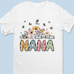 Une famille solidaire est ce qui construit un foyer - T-shirt, sweat à capuche, sweat-shirt unisexe personnalisé pour la famille - Cadeau pour la fête des mères, pour maman, grand-mère