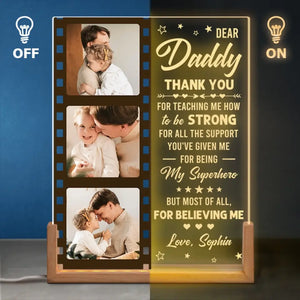 Photo personnalisée Merci papa de m'avoir appris à être fort - Veilleuse LED 3D en noyer personnalisée en forme de famille - Cadeau de fête des pères, d'anniversaire pour papa