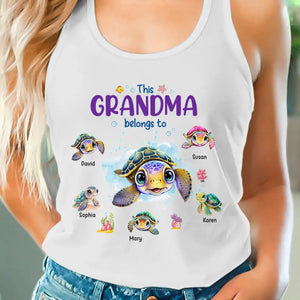 Cette grand-mère appartient à - Débardeur dos nageur personnalisé pour la famille - Cadeau pour maman, grand-mère