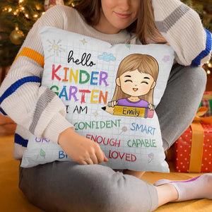 Bonjour, je suis à la maternelle ! Coussin personnalisé pour enfant ! Cadeau pour la rentrée scolaire