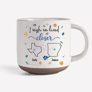 Même à des kilomètres de distance, nous sommes toujours proches au cœur - Tasse en poterie imprimée personnalisée Bestie - Cadeau pour meilleures amies, BFF, sœurs