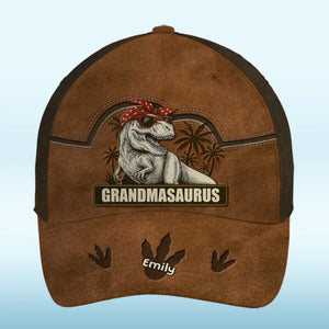 Elle rugit plus fort que ses petits-enfants - Chapeau personnalisé pour la famille, casquette classique à imprimé intégral - Cadeau pour la fête des mères, maman et grand-mère