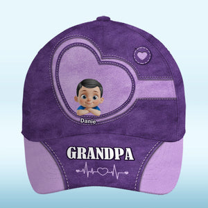 L'amour est dans cette casquette - Casquette personnalisée pour la famille, casquette classique à imprimé intégral - Fête des pères, cadeau pour papa, grand-père