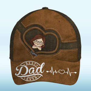 Plus qu'un titre, papa est notre héros - Casquette personnalisée pour la famille, casquette classique à imprimé intégral - Nouveauté, fête des pères, cadeau pour papa, grand-père