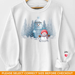 Noël avec grand-mère : un moment chaleureux ! Sweat-shirt unisexe personnalisé avec motif sur la manche. Cadeau de Noël pour maman et grand-mère.
