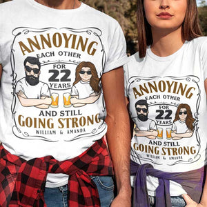 Mari et femme s'agacent mutuellement - Cadeau pour couple, mari et femme - T-shirt unisexe personnalisé, sweat à capuche