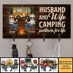Nous sommes partenaires de camping pour la vie - Porte-clés personnalisé, porte-clés - Cadeau pour couples de camping, mari et femme