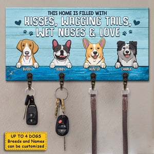 Cette maison est remplie de queues qui remuent, de nez mouillés et d'amour - Porte-clés personnalisé, porte-clés - Cadeau pour les amoureux des chiens