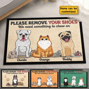 Veuillez retirer vos chaussures, nous avons besoin de quelque chose à mâcher - Tapis décoratif personnalisé - Cadeau pour les amoureux des animaux, les propriétaires d'animaux, cadeau pour animaux de compagnie