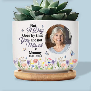 Photo personnalisée « Quelqu'un que nous aimons est au paradis » - Pot de fleurs en céramique personnalisé pour décoration d'intérieur - Cadeau de condoléances pour les membres de la famille