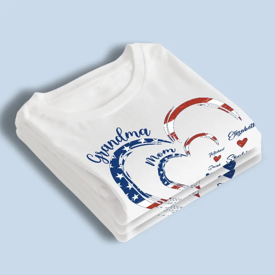 T-shirt, sweat à capuche et sweat-shirt unisexe personnalisé avec drapeau américain - Cadeaux personnalisés du 4 juillet pour maman et grand-mère - Être grand-mère rend ma vie complète