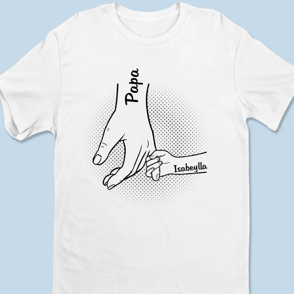 Main dans la main, je vous protégerai toujours tous - T-shirt unisexe personnalisé pour la famille - Nouveauté, cadeaux de fête des pères pour papa, grand-père AMZ