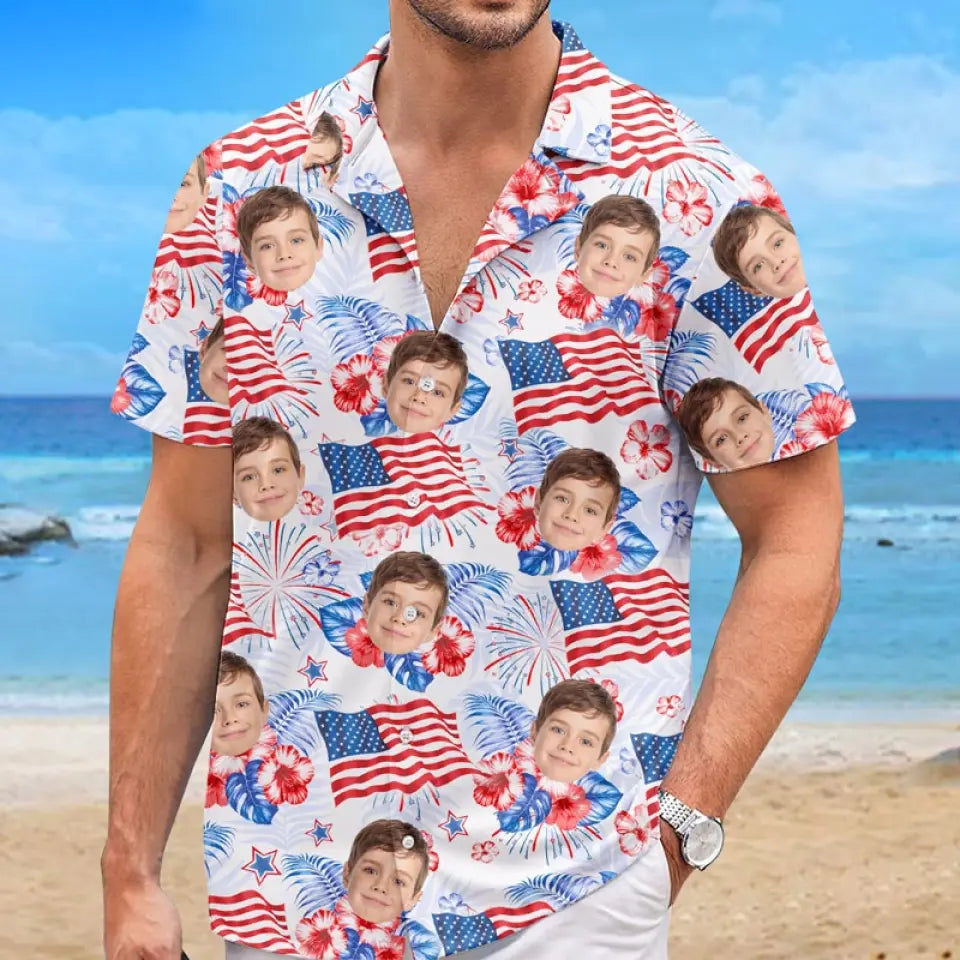 Photo personnalisée Notre famille a une ambiance estivale - Chemise hawaïenne tropicale unisexe personnalisée pour la famille - Cadeau de vacances d'été, cadeau pour les membres de la famille