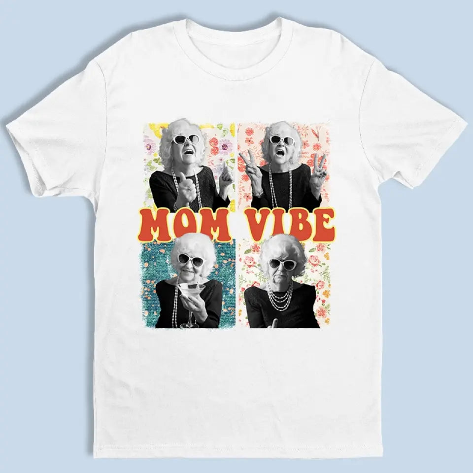 Photo personnalisée L'amour d'une mère ne vieillit jamais - T-shirt, sweat à capuche, sweat-shirt unisexe personnalisé pour la famille - Cadeau pour maman, grand-mère