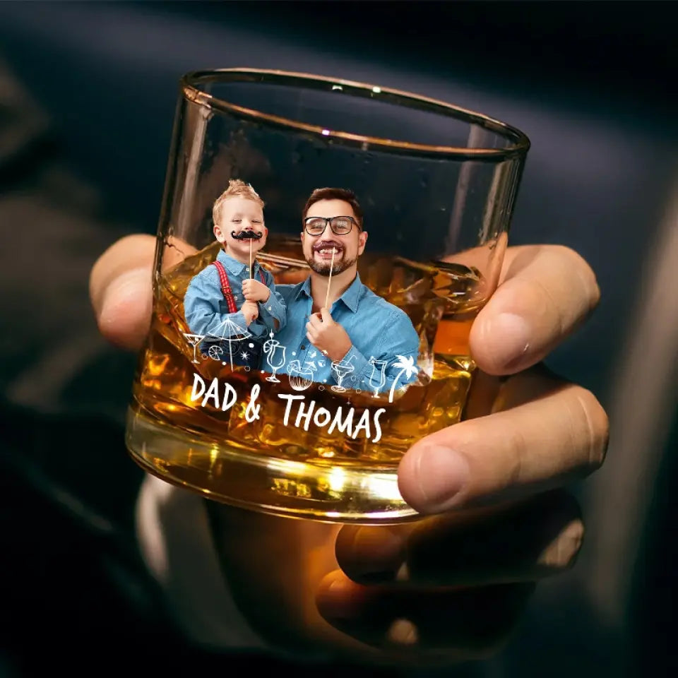 Photo personnalisée : J'ai enfin un compagnon de boisson - Verre à whisky personnalisé pour la famille - Cadeau pour papa, grand-père