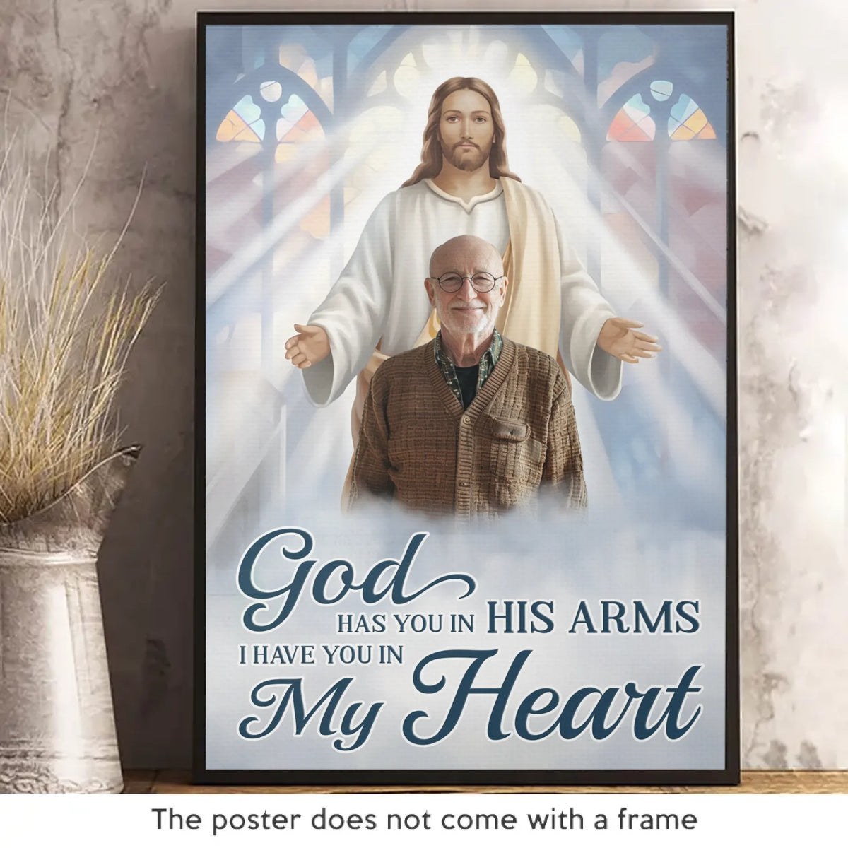 Photo personnalisée enveloppée dans l'amour de Dieu, conservée dans mon cœur - Affiche verticale personnalisée commémorative - Cadeau de condoléances pour les membres de la famille