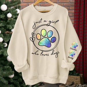 Une fille qui aime les bébés en fourrure - Sweat-shirt unisexe personnalisé avec motif sur la manche - Cadeau pour les propriétaires et les amoureux des animaux