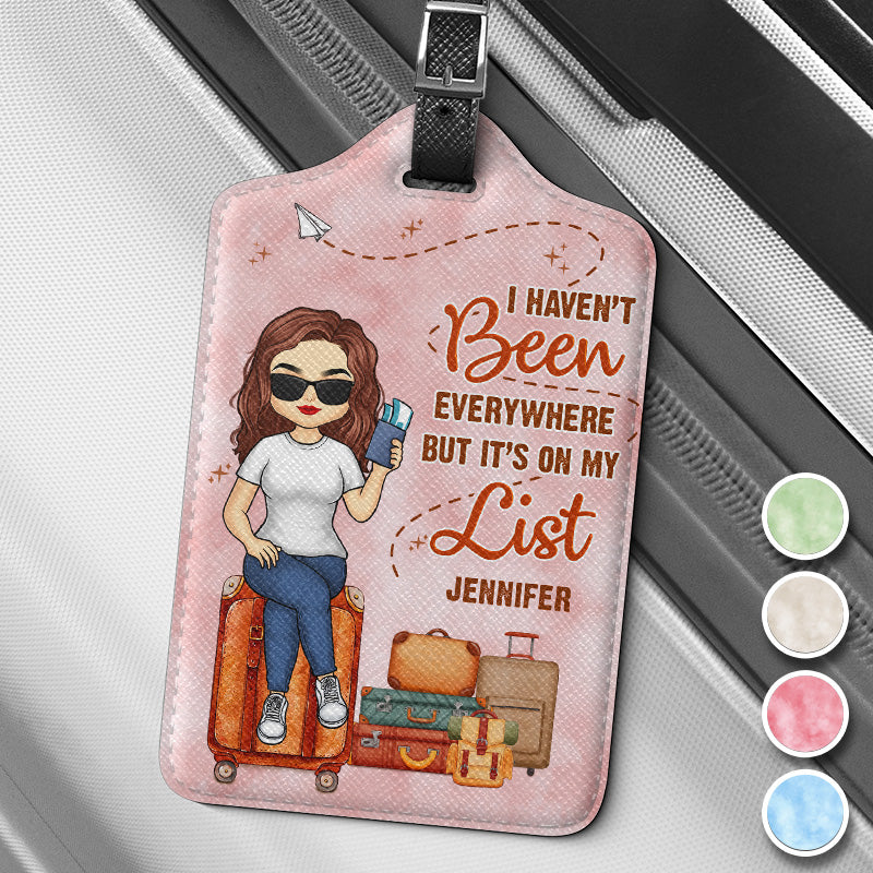 Je suis une fille qui aime voyager - Étiquette de bagage personnalisée - Cadeau de vacances, cadeau pour les amateurs de voyages d'aventure