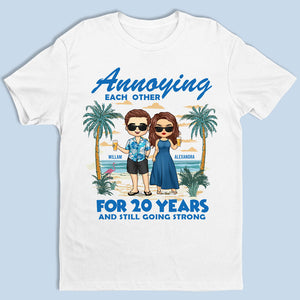 On s'ennuie depuis des années et on est toujours aussi forts - T-shirt, sweat à capuche, sweat-shirt unisexe personnalisé pour couple - Vacances d'été, cadeau pour mari et femme, anniversaire