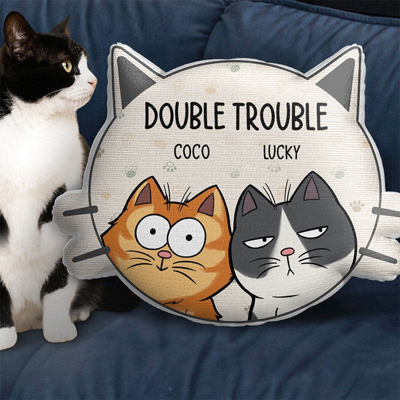 Nous sommes des fauteurs de troubles - Coussin personnalisé en forme de chat - Cadeau pour les propriétaires d'animaux et les amoureux des animaux