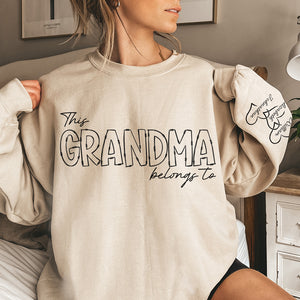 Cette grand-mère appartient à - Sweat-shirt unisexe personnalisé avec motif sur la manche - Cadeau de Noël pour grand-mère