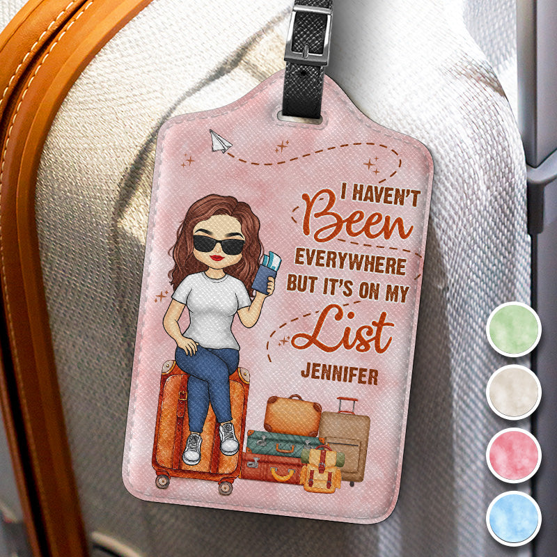 Je suis une fille qui aime voyager - Étiquette de bagage personnalisée - Cadeau de vacances, cadeau pour les amateurs de voyages d'aventure