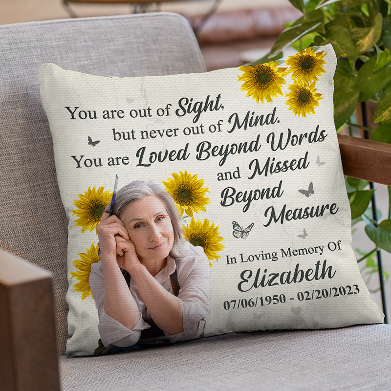 Photo personnalisée « Tu n'es jamais hors de mon esprit » - Coussin personnalisé commémoratif - Cadeau de condoléances pour les membres de la famille