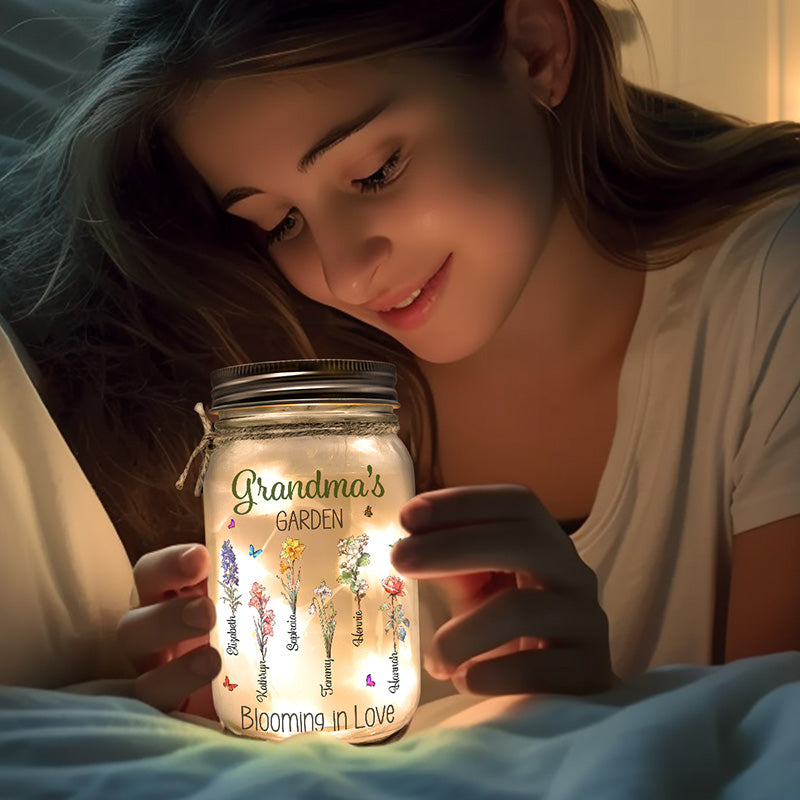 Le jardin de grand-mère est cultivé avec des graines d'amour - Lampe personnalisée en pot Mason pour la famille - Cadeau pour grand-mère