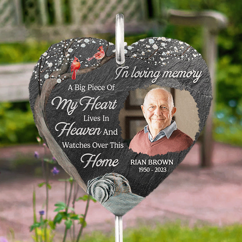 Photo personnalisée Pas un jour ne passe sans que vous ne nous manquiez - Mémorial personnalisé en forme de cœur, ardoise de jardin et crochet - Cadeau de condoléances pour les membres de la famille