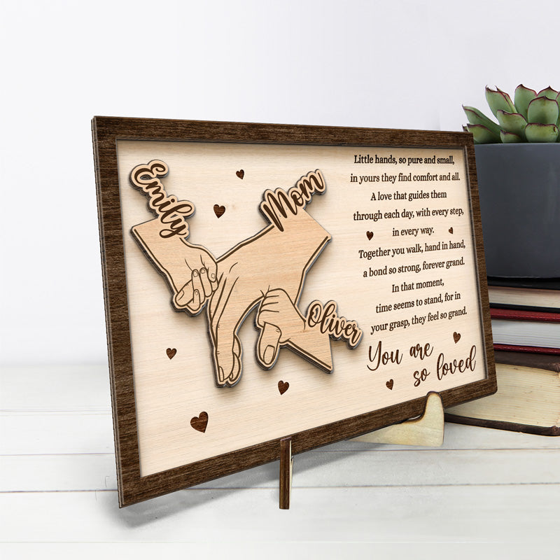 Main dans la main - Plaque en bois personnalisée à 2 couches avec support pour famille - Cadeau de pendaison de crémaillère pour maman