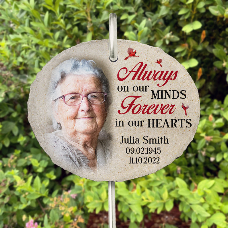 Photo personnalisée « Vous êtes toujours dans nos pensées » - Mémorial personnalisé en forme ovale avec ardoise et crochet pour jardin commémoratif - Cadeau de condoléances pour les membres de la famille