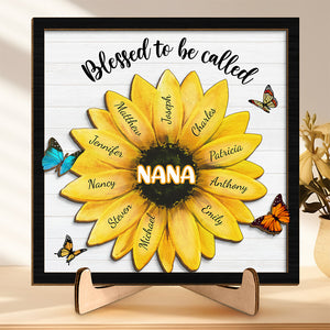 Béni d'être appelé - Plaque en bois personnalisée à 2 couches avec support - Cadeau de pendaison de crémaillère pour grand-mère