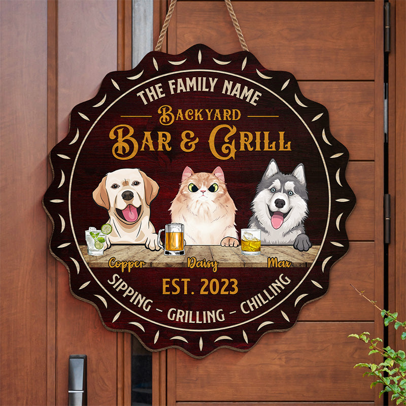 Bar et grill familial pour animaux de compagnie - Panneau en bois personnalisé pour chien et chat - Cadeau de pendaison de crémaillère pour propriétaires et amoureux des animaux