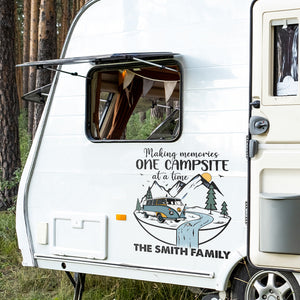 Créez des souvenirs, un camping à la fois ! Autocollant personnalisé pour camping-car ! Cadeau pour les amateurs de camping.