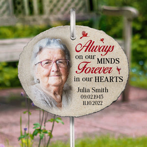 Photo personnalisée « Vous êtes toujours dans nos pensées » - Mémorial personnalisé en forme ovale avec ardoise et crochet pour jardin commémoratif - Cadeau de condoléances pour les membres de la famille