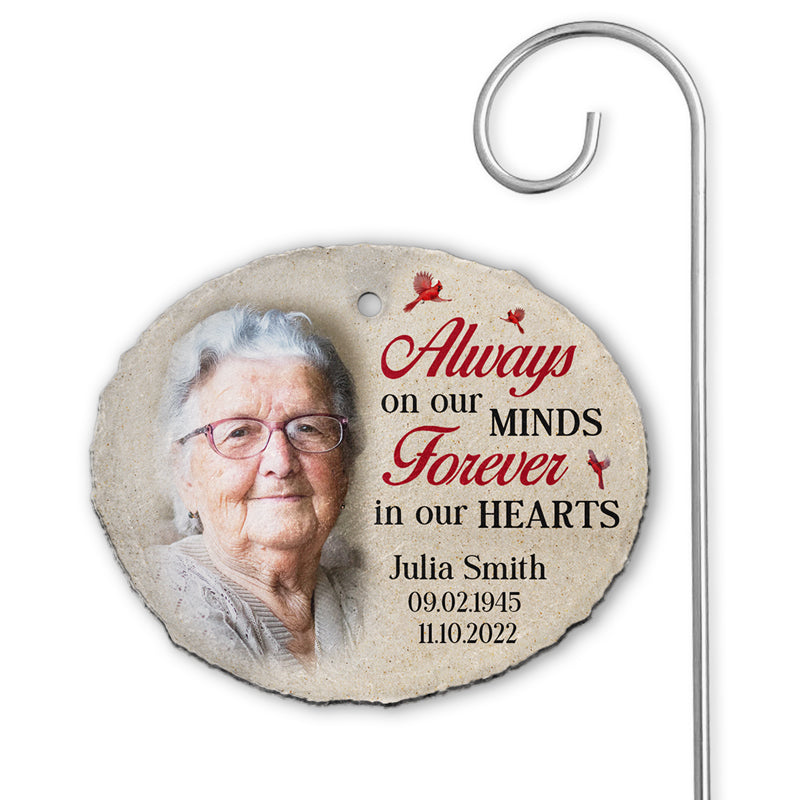 Photo personnalisée « Vous êtes toujours dans nos pensées » - Mémorial personnalisé en forme ovale avec ardoise et crochet pour jardin commémoratif - Cadeau de condoléances pour les membres de la famille