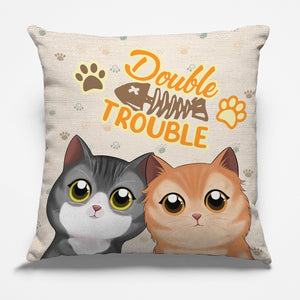 Coussin personnalisé pour chat « Trouble Maker » – Cadeau pour propriétaires et amoureux des animaux