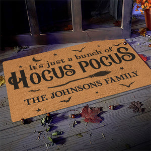 C'est l'heure du Hocus Pocus Sorcières - Tapis décoratif personnalisé pour la maison - Cadeau d'Halloween pour sorcières et membres de la famille