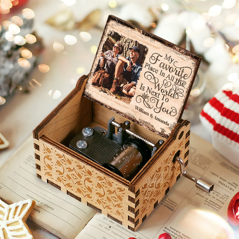 Boîte à musique personnalisée avec photo de 9,4 cm « Mon endroit préféré est à côté de toi » – Cadeau pour mari et femme, anniversaire