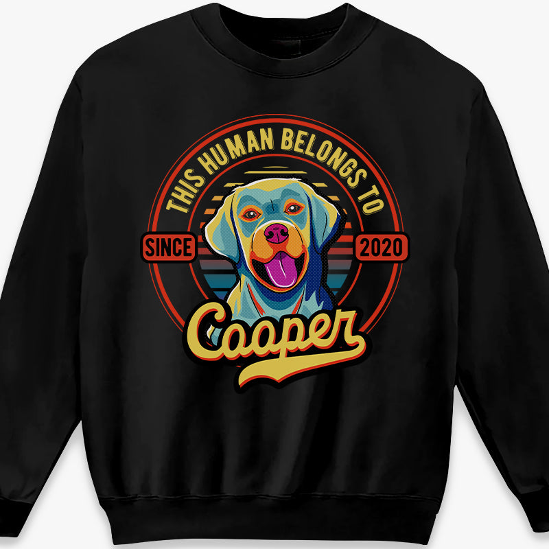 Fièrement détenu par Dog Pop Art - T-shirt, sweat à capuche et sweat-shirt unisexe personnalisé pour chien - Cadeau pour propriétaires et amoureux des animaux