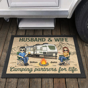 Mari et femme, partenaires de camping pour la vie - Tapis décoratif personnalisé pour la maison - Cadeau de pendaison de crémaillère pour mari et femme, amoureux du camping