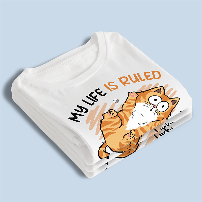 Ma vie est gouvernée par de minuscules seigneurs à fourrure - T-shirt unisexe personnalisé, sweat à capuche, sweat-shirt - Cadeau pour les propriétaires d'animaux et les amoureux des animaux