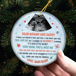 Lettre photo personnalisée de Baby Bump - Ornement personnalisé familial - Forme ronde en céramique - Cadeau de Noël pour la première maman