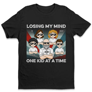 Je perds la tête, un enfant à la fois ! T-shirt, sweat à capuche et sweat-shirt unisexe personnalisé pour la famille ! Cadeau d'anniversaire pour papa et maman
