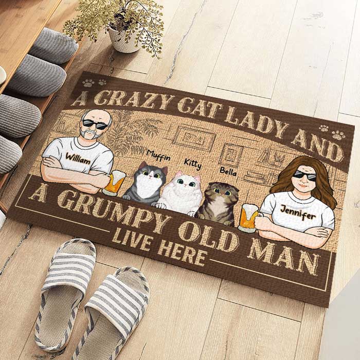 Une folle aux chats et un vieil homme grincheux - Tapis décoratif personnalisé pour couple - Cadeau pour couples, propriétaires d'animaux et amoureux des animaux