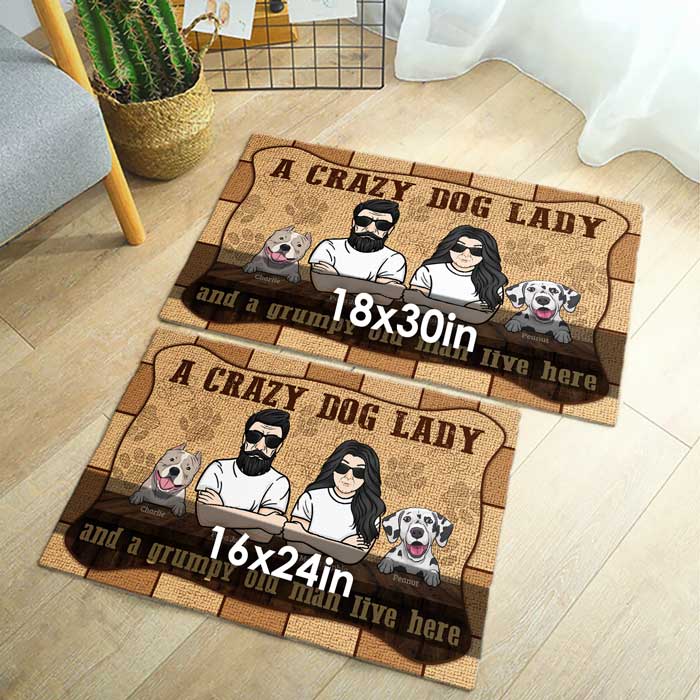 Une folle aux chiens, un vieil homme grincheux - Tapis décoratif personnalisé - Cadeau pour les amoureux des animaux