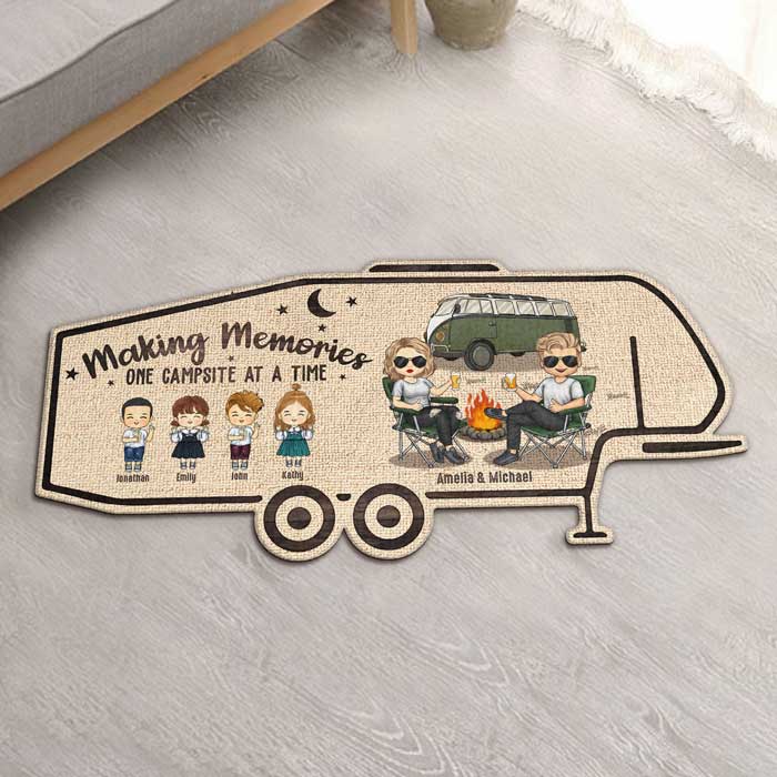 Tapis décoratif personnalisé « Créer des souvenirs sur un camping » – Cadeau pour les couples, cadeau pour les amateurs de camping 