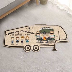 Tapis décoratif personnalisé « Créer des souvenirs sur un camping » – Cadeau pour les couples, cadeau pour les amateurs de camping 