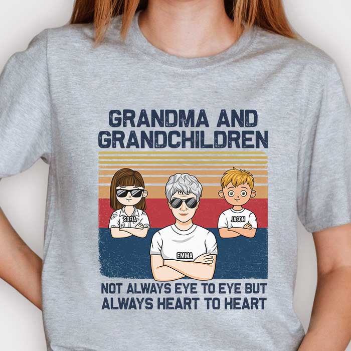 Pas toujours les yeux dans les yeux, mais toujours le cœur à cœur - T-shirt unisexe personnalisé, sweat à capuche, sweat-shirt - Cadeau pour grand-mère, grands-parents